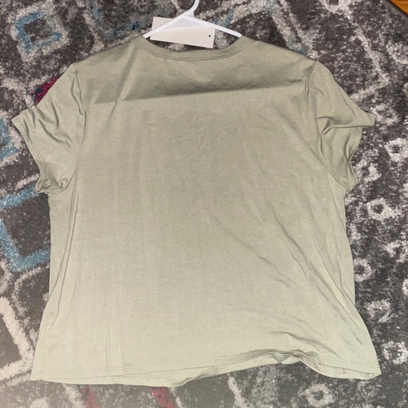 Crop top - Picture 2 of 3